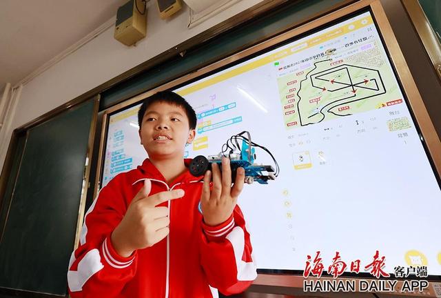 组图|儋州二中:机器人创客教育走进课堂休闲区蓝鸢梦想 - Www.slyday.coM 组图|儋州二中:机器人创客教育走进课堂休闲区蓝鸢梦想 - Www.slyday.coM