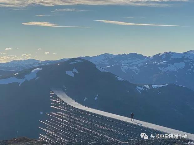 《碟中谍7》片场新照曝光,阿汤哥火车顶上真打,59岁还在玩命休闲区蓝鸢梦想 - Www.slyday.coM 《碟中谍7》片场新照曝光,阿汤哥火车顶上真打,59岁还在玩命休闲区蓝鸢梦想 - Www.slyday.coM