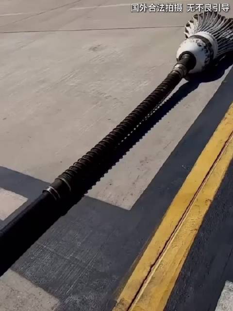 千万别小看这根管子，他每分钟可以加满15辆奔驰大G