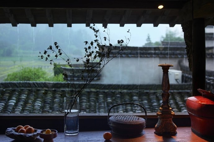 风飏茶烟浮竹榻，水流花瓣落青池 晚安