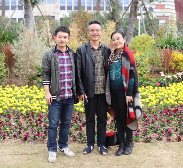 和你·在一起|陈光荣、杨慧:“30多年来,她给我带来的都是运气”休闲区蓝鸢梦想 - Www.slyday.coM 和你·在一起|陈光荣、杨慧:“30多年来,她给我带来的都是运气”休闲区蓝鸢梦想 - Www.slyday.coM