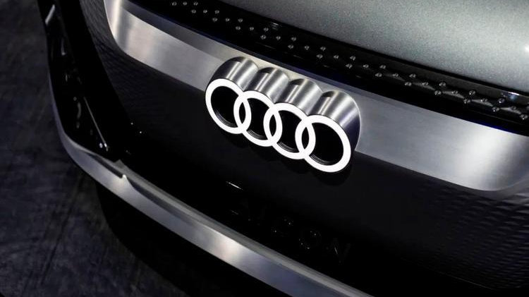 开局即决战！新能源车企纷纷降价，BBA“慌了”：最高降24万元