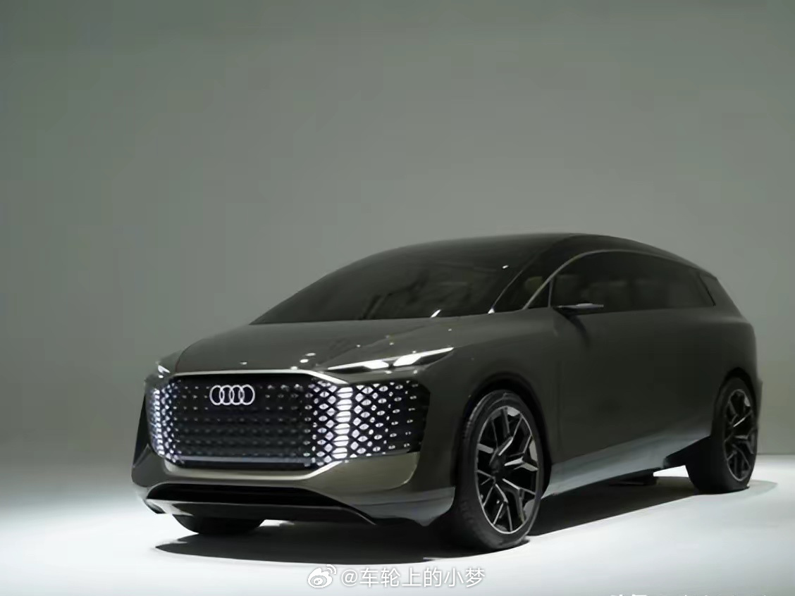 奥迪全新MPV亮相，仪表和中控投影方式呈现……