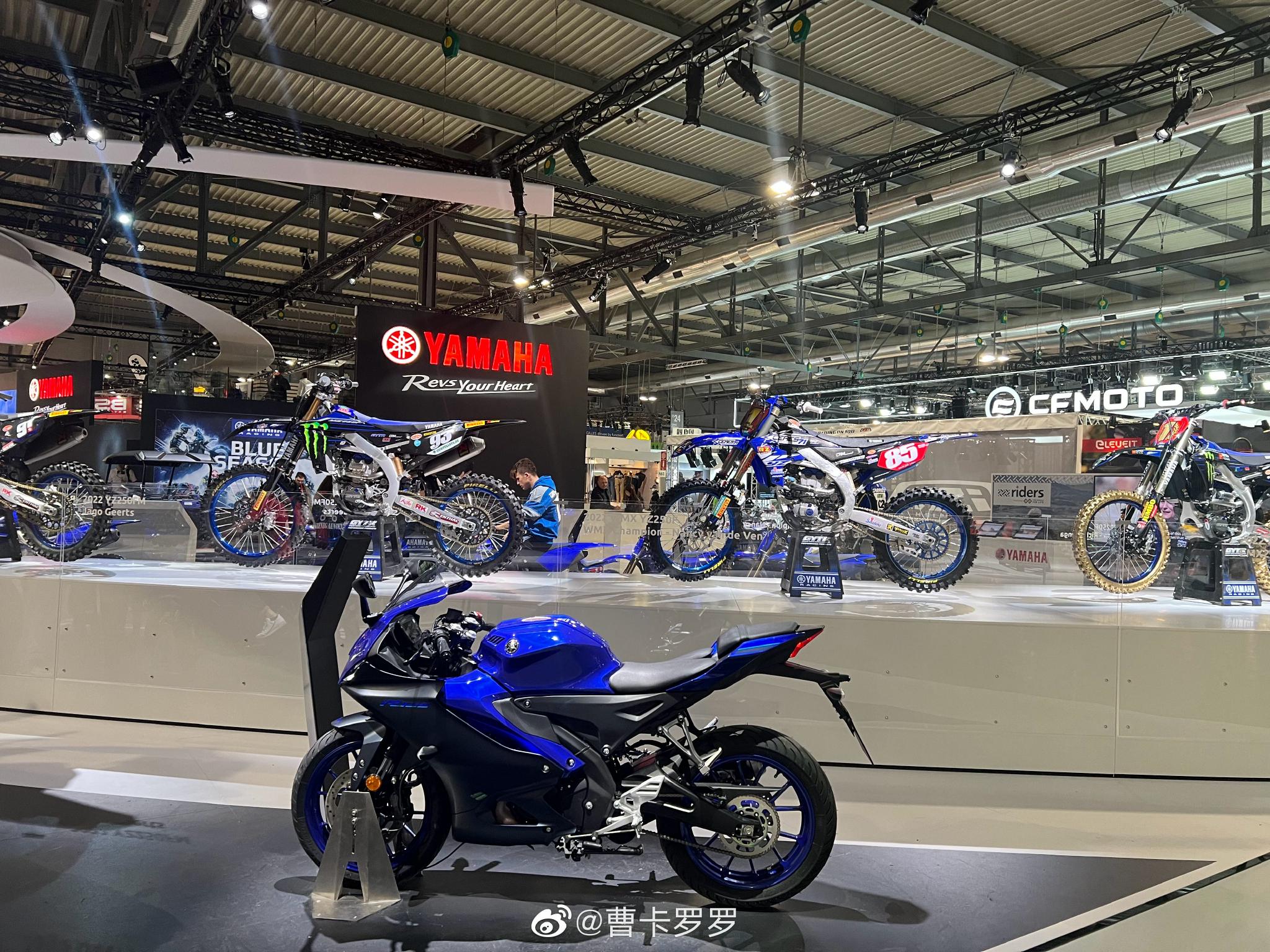 米兰两轮车展 想变成机车党的一天 也太酷了些