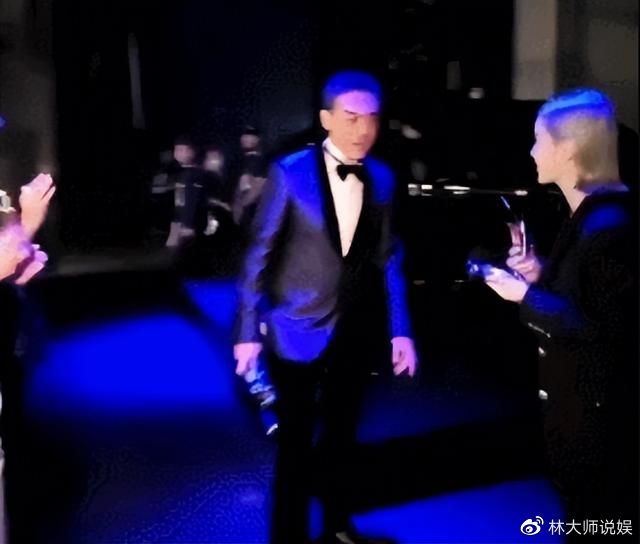 郑秀文终获金像奖影后，抱刘德华激动大哭！刘青云再获影帝！休闲区蓝鸢梦想 - Www.slyday.coM