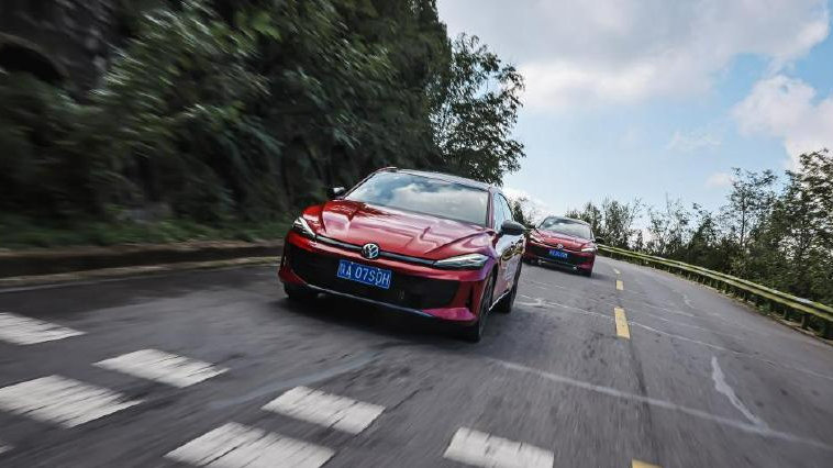 无框车门+大溜背，这台“辣馒头”开起来居然这么香？