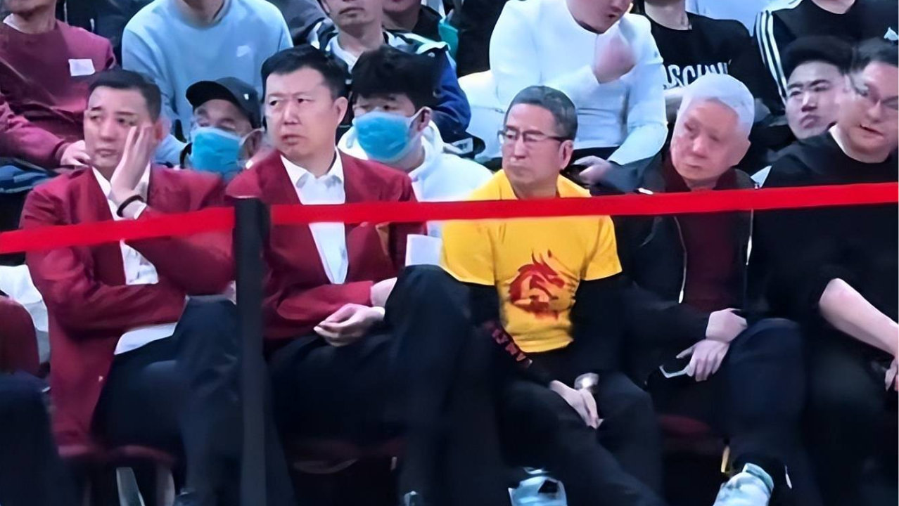 输球谁注意巩晓彬王治郅表情！最大混子是他，4投0中，正负值最低