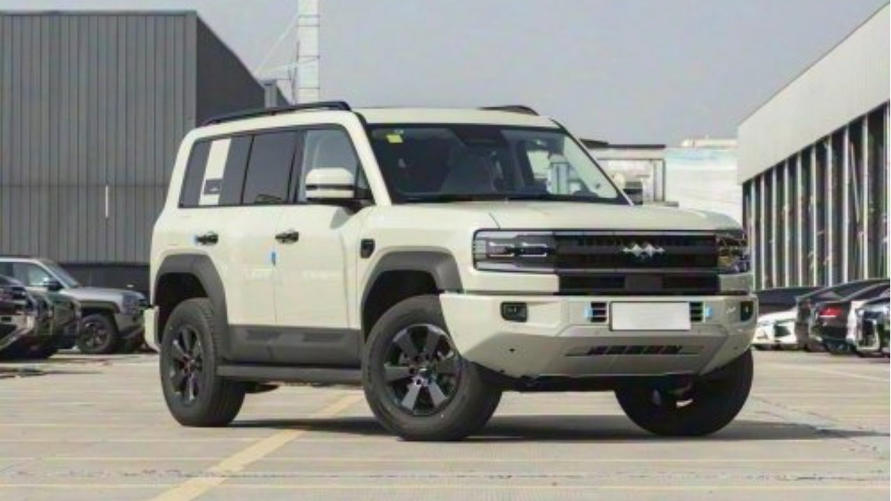 越野车形态的两种较量：智趣烈马与方程豹5