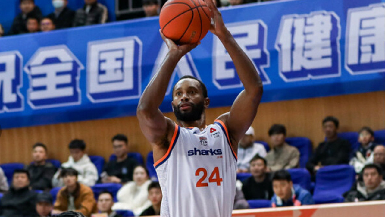 23连胜追平姚明时代纪录！残阵上海横扫山东 张镇麟9+6+7