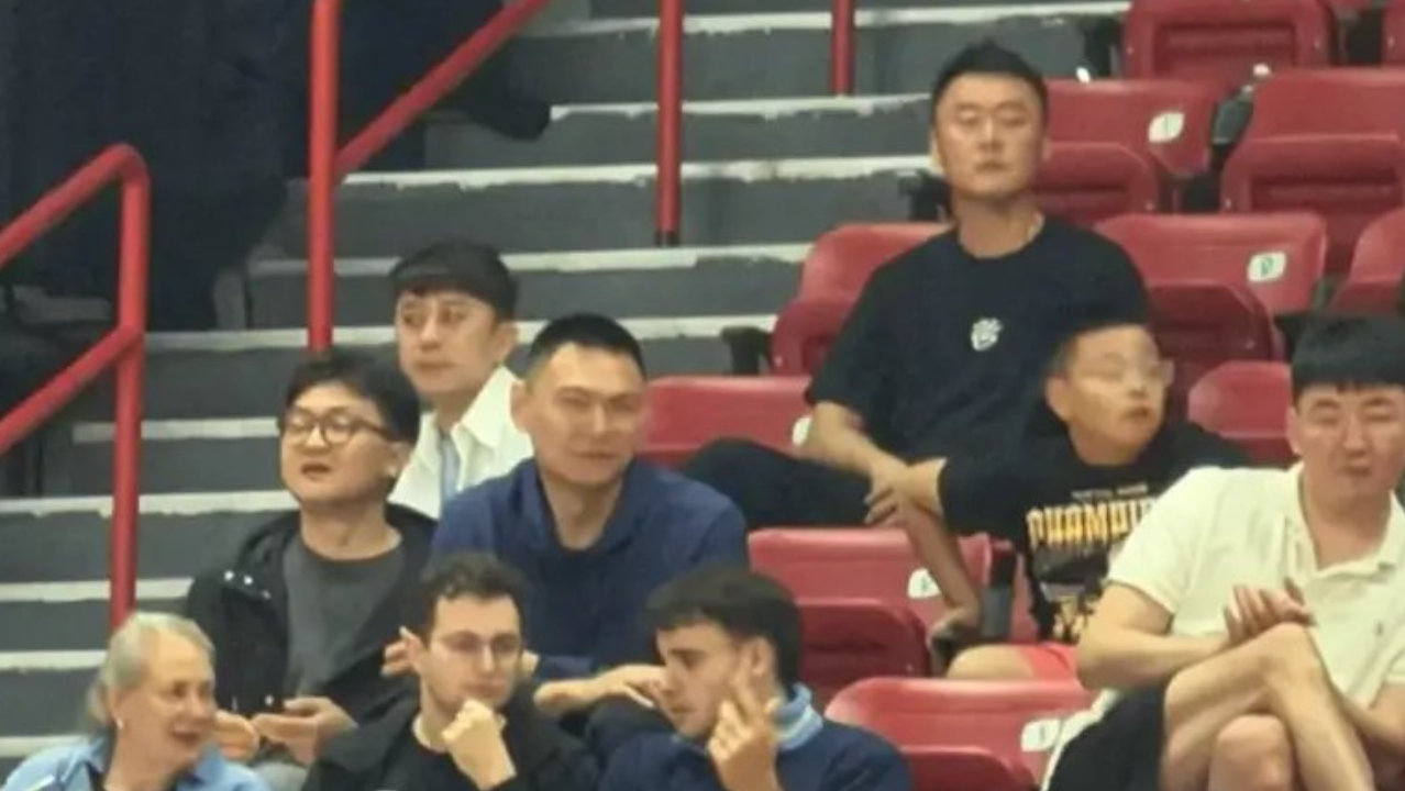 广东名帅求职，山西广州1换1交易达成，2队争夺胡金秋，浙江外援离队