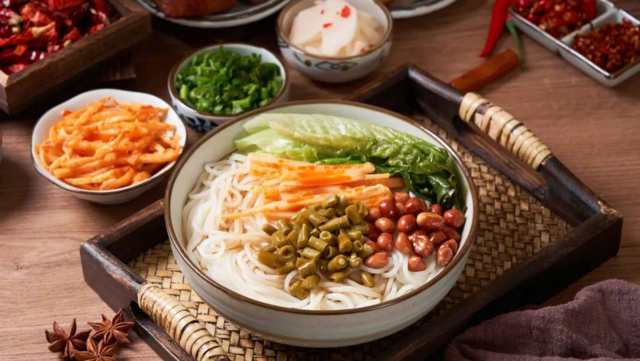 夜读|一碗桂林米粉里竟有这么多门道,酸豆角、花生都有讲究 夜读|一碗桂林米粉里竟有这么多门道,酸豆角、花生都有讲究