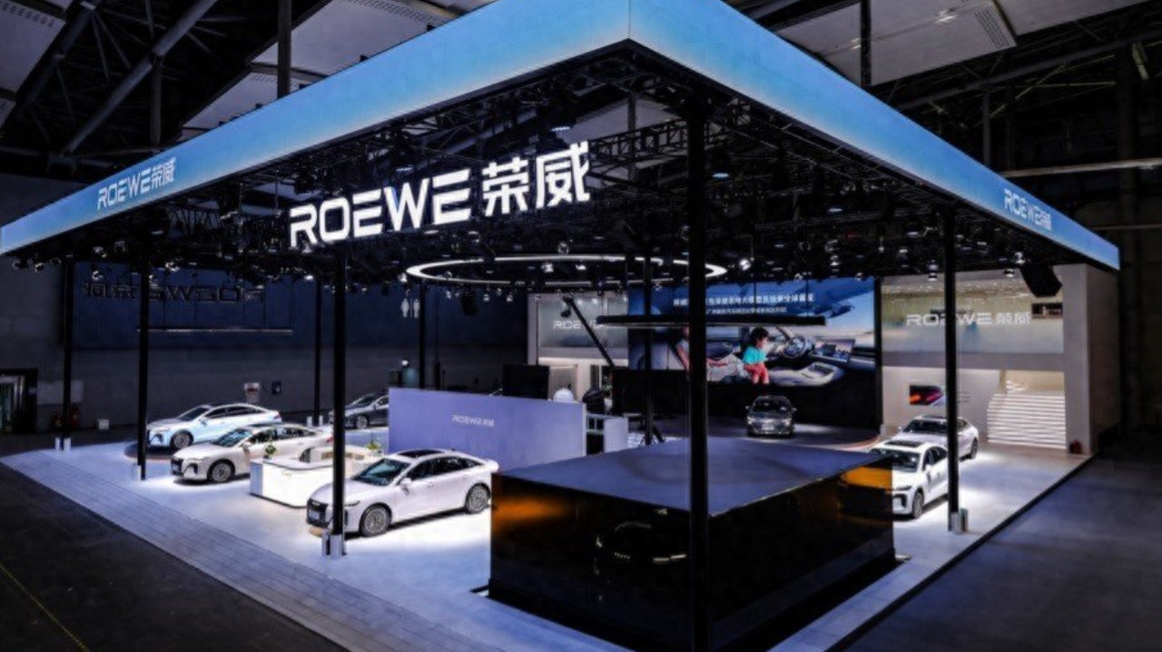 荣威M7 DMH亮相广州车展：全球首发豆包深度思考大模型及场景