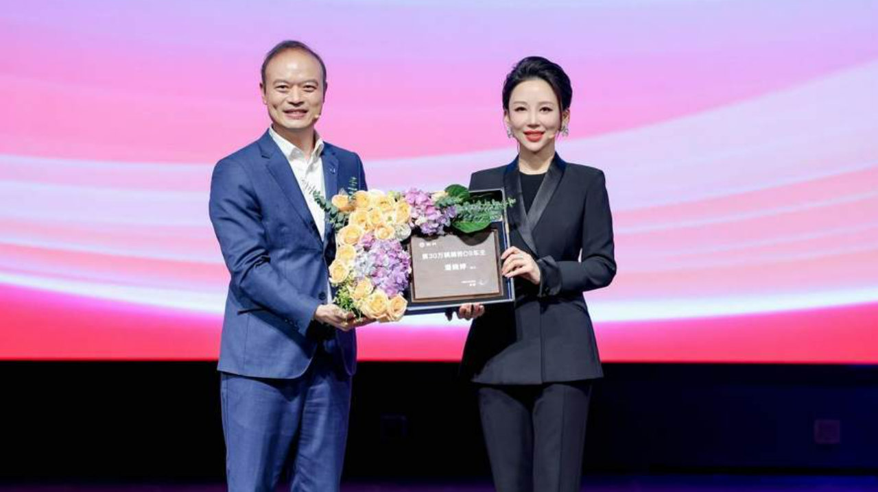 世界冠军新里程碑！腾势D9成全球首款交付破30万辆的新能源MPV