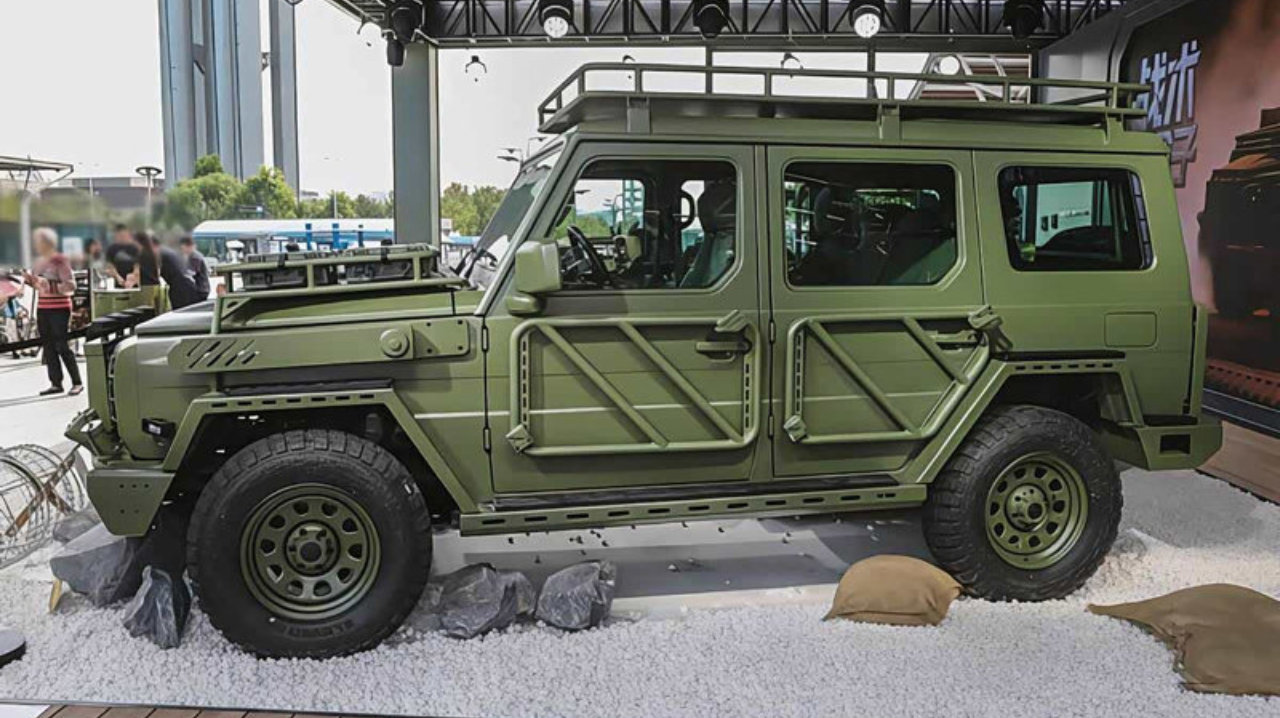 想玩硬核越野？这个大“方盒子”或许靠谱，厂家把改装替你想到了