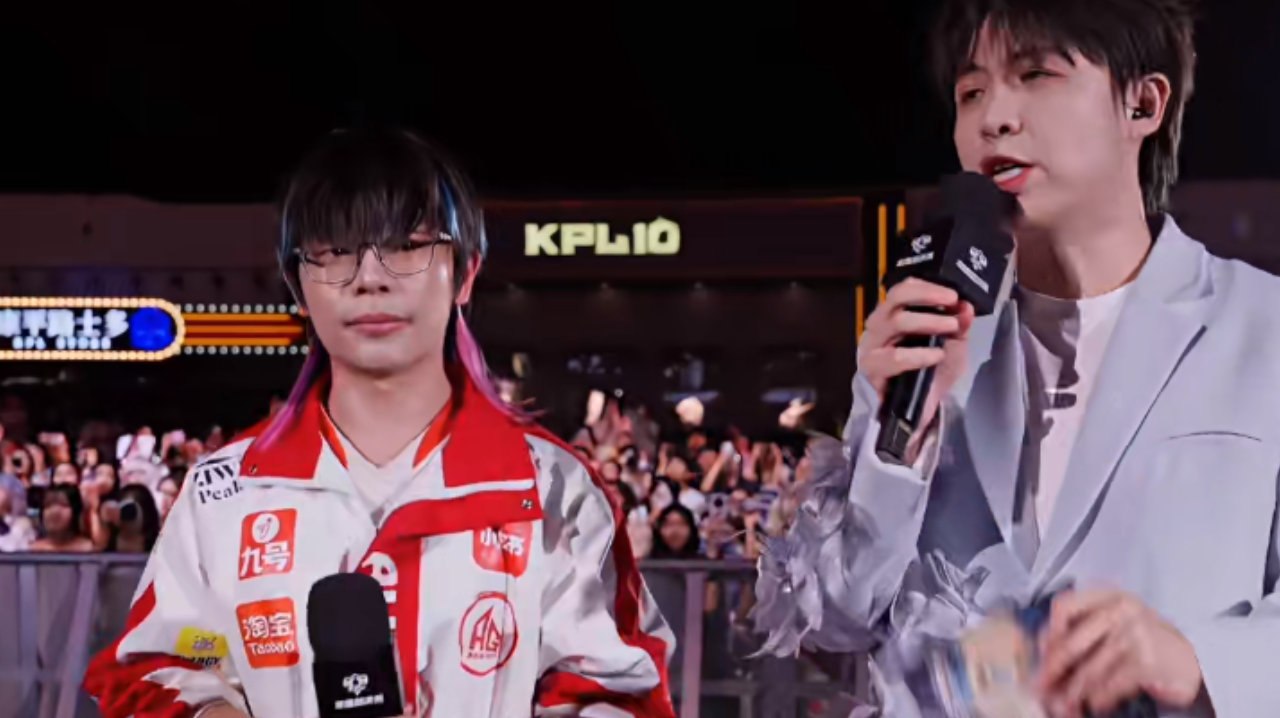 LGD让二追三击败AG，九尾说出选庄周的原因，钟意：输了并不意外
