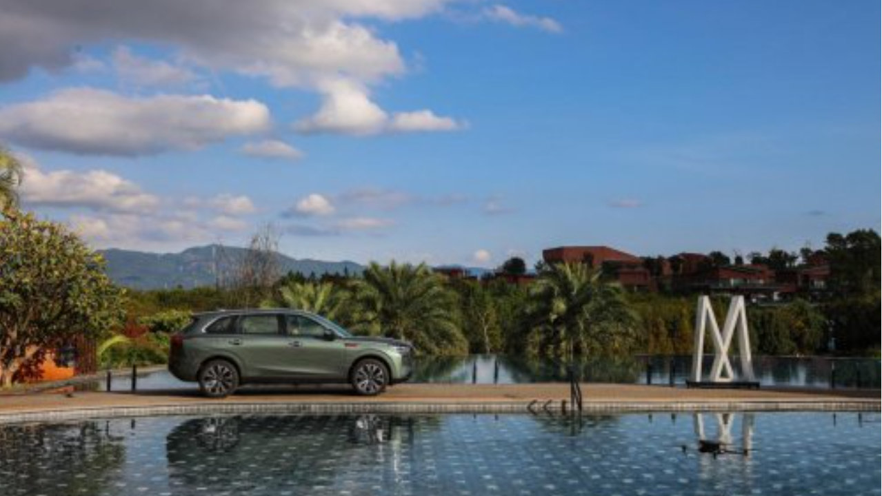 红旗HS6与理想L6对比，谁在智驾好的中大型SUV推荐榜中更胜一筹？