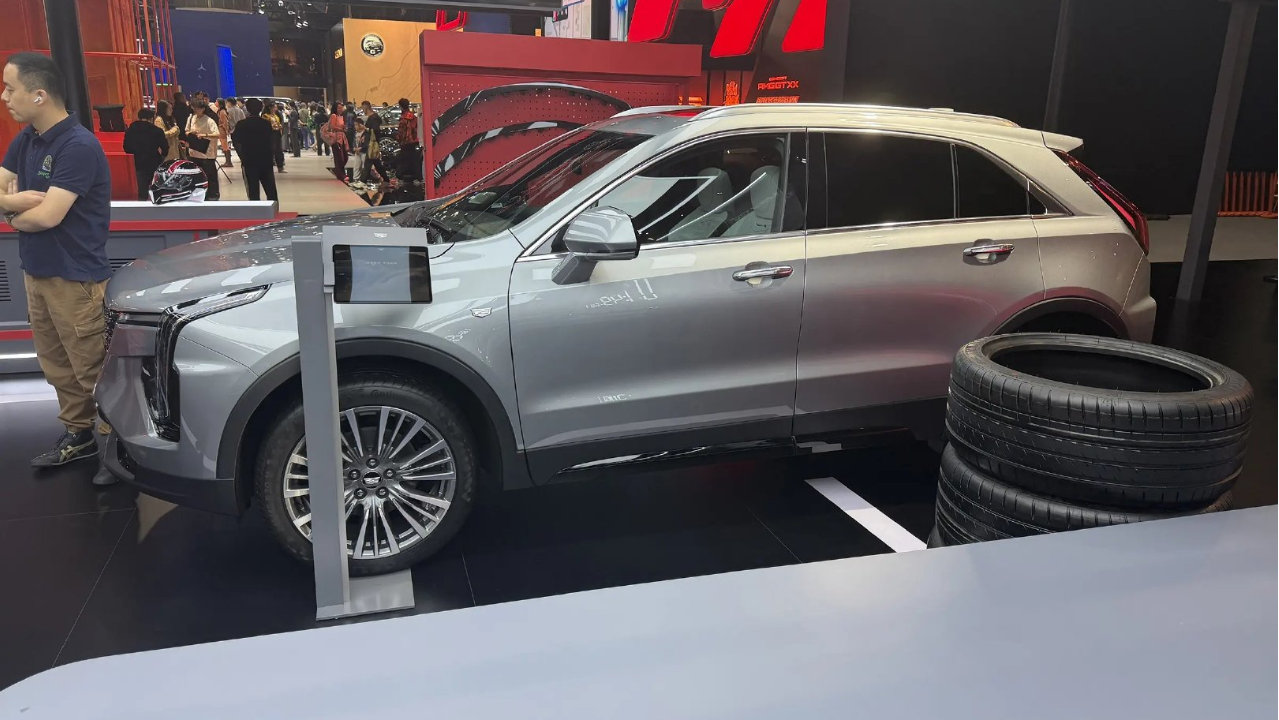 豪华SUV跌至14万，底盘扎实，操控质感一流，外观霸气，内饰科技