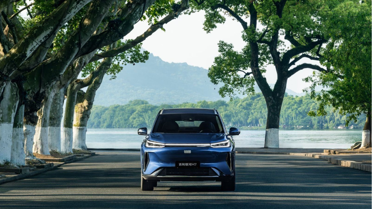 10.98万起，纯电225km，吉利银河M7远航家重新定义主流精品电混SUV