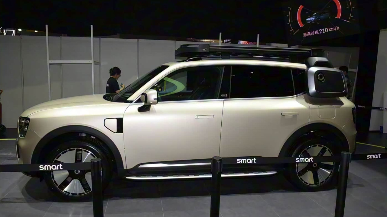 奔驰全新插混SUV来了！18.99万起，油耗0.45L，续航1615km，要火