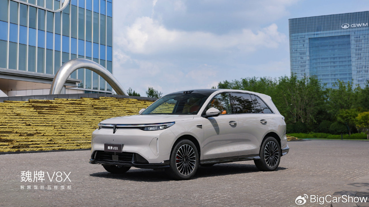 魏牌V8X上市 权益价22.68万起 搭超级Hi4混动系统