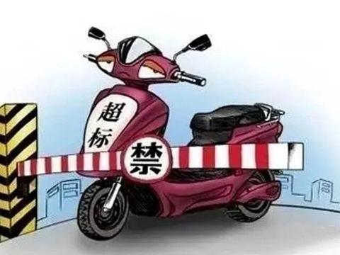 严查！庵埠卜蜂停车场交警同志执法，很多摩托车被请走，没上牌的赶紧上牌