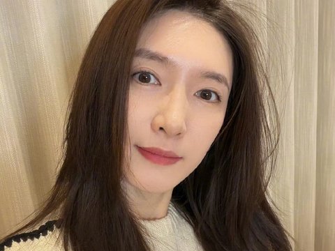 江疏影结束蛇年最后工作