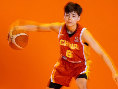接棒姐姐杨力维担任队长！曝杨舒予成新一届中国女篮队长