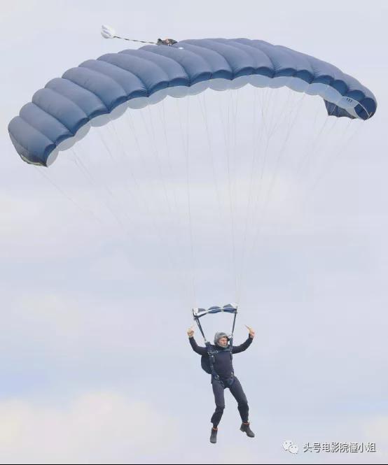 《碟中谍7》片场新照曝光,阿汤哥火车顶上真打,59岁还在玩命休闲区蓝鸢梦想 - Www.slyday.coM 《碟中谍7》片场新照曝光,阿汤哥火车顶上真打,59岁还在玩命休闲区蓝鸢梦想 - Www.slyday.coM