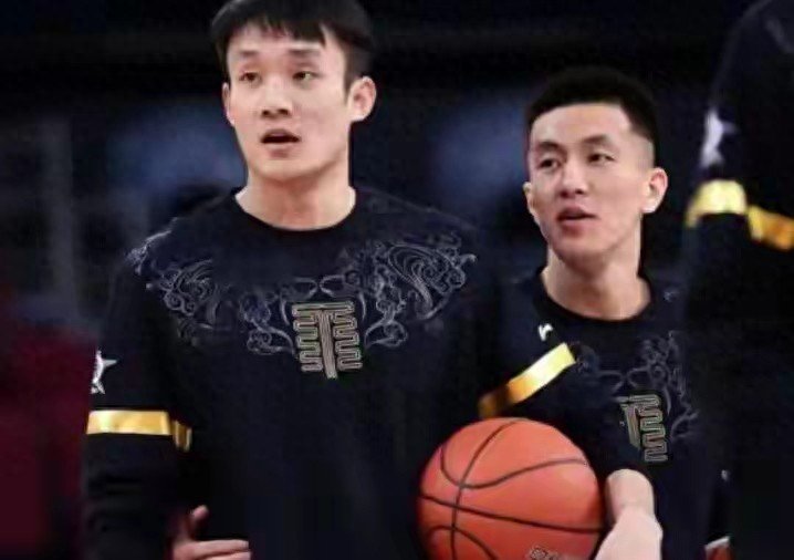 辽鲁大战未打解说先火！郭艾伦丁彦雨航同台引爆情怀对决