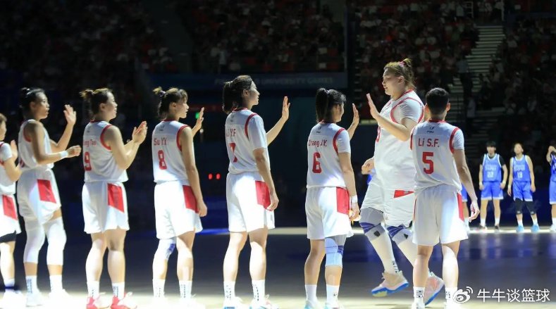 爆砍40+12！中国女篮2米中锋太霸气，完胜张子宇，宫鲁鸣应重用她