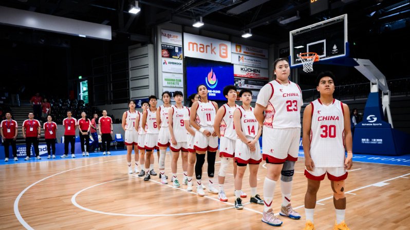 定海神针！刘禹彤17+7灭日本献最佳战 4战45+21制霸内线