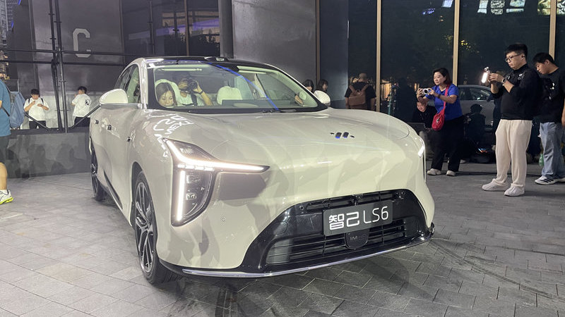 上市27分钟大定破万，新一代智己LS6这次真的爆了？