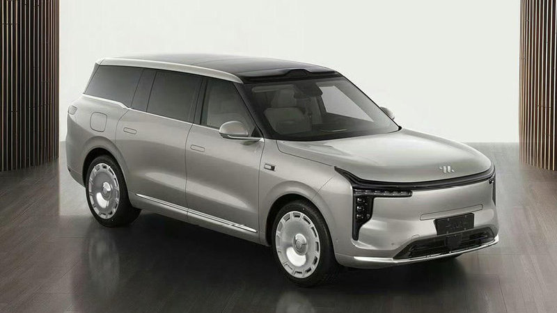 “大六座”增程SUV，纯电续航450公里，智己LS9新车靠啥出彩？