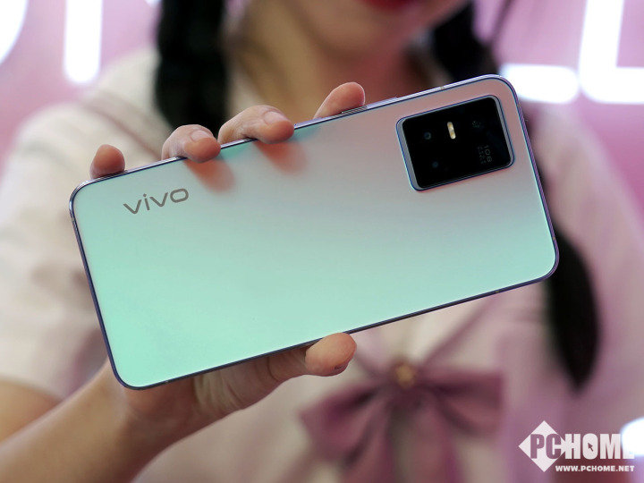 vivo S10 Pro评测 自拍实力先锋领跑人像拍照休闲区蓝鸢梦想 - Www.slyday.coM vivo S10 Pro评测 自拍实力先锋领跑人像拍照休闲区蓝鸢梦想 - Www.slyday.coM