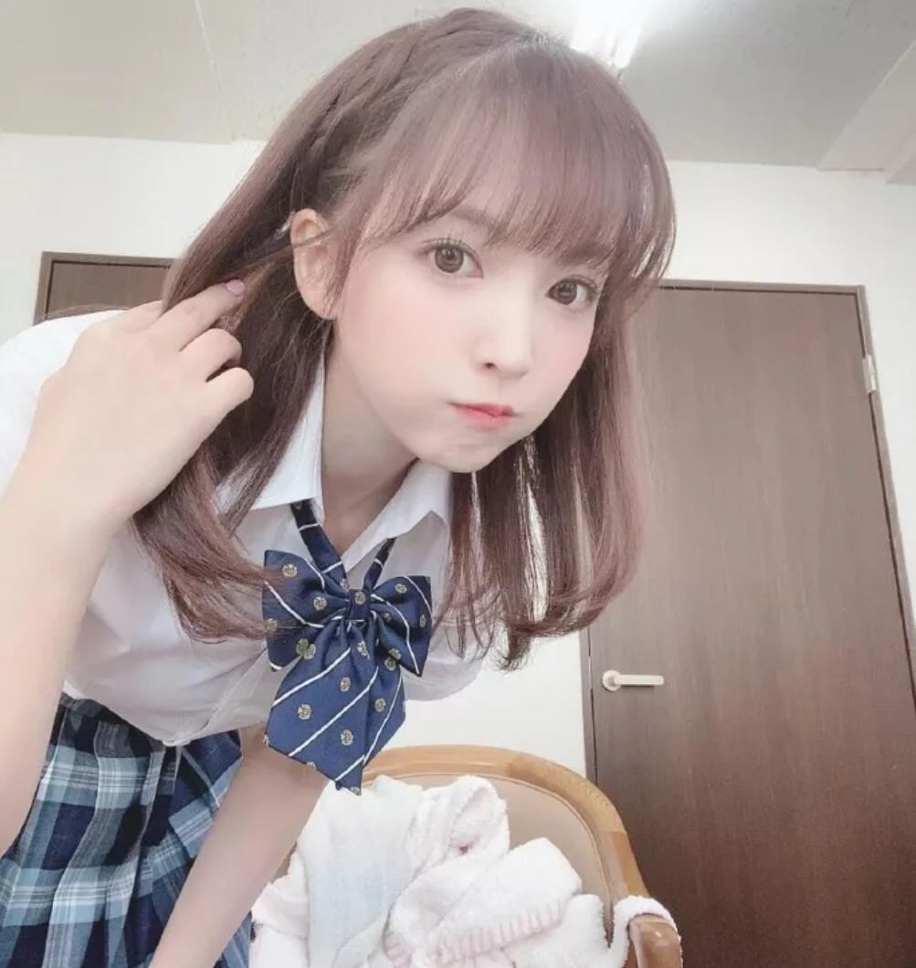 人生起起落落的三上悠亚,成名前的清纯风,怎么搭配出来的? 人生起起落落的三上悠亚,成名前的清纯风,怎么搭配出来的?