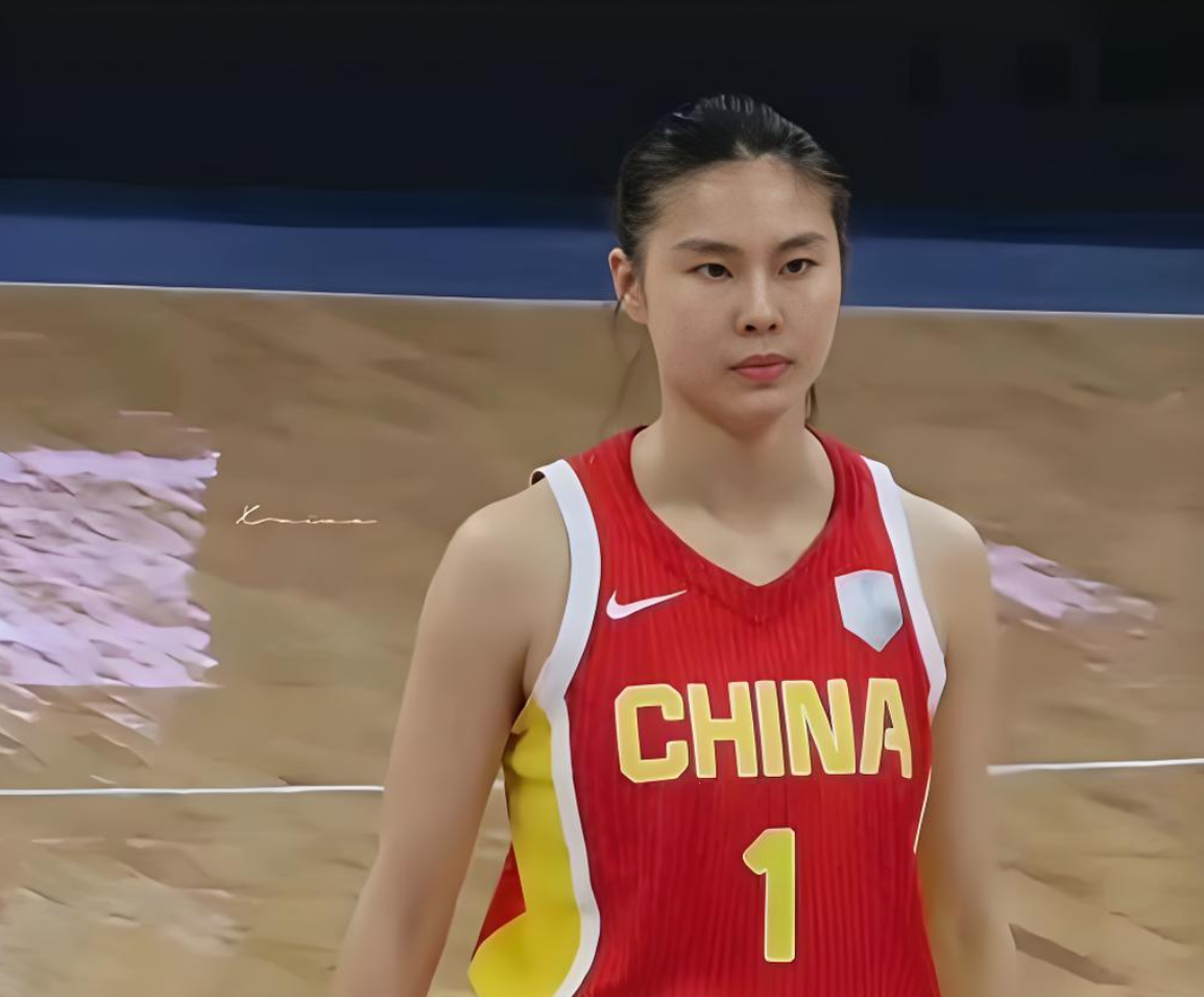 女篮12人大名单出炉！韩旭王思雨领衔，得分王被淘汰：看不懂