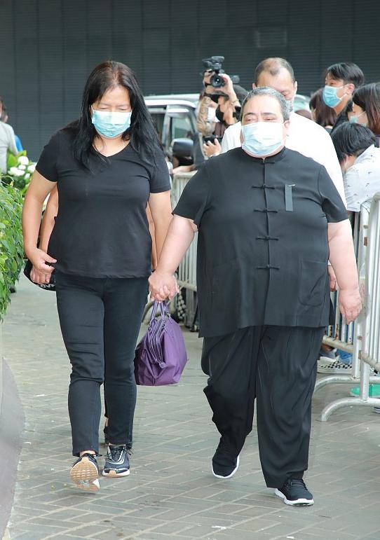 赌王离世的43天:原配女儿翻脸、隐藏的儿子曝光,反转远超电视剧