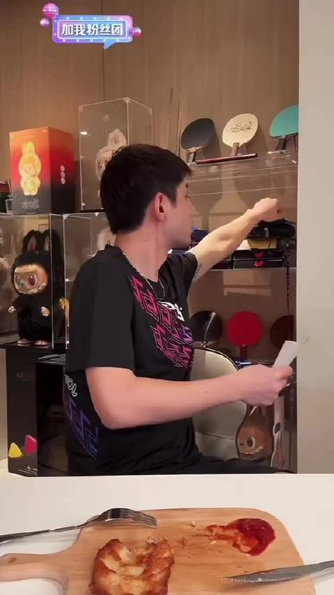 张继科称反手d157.5太硬拒打，调侃网友水平