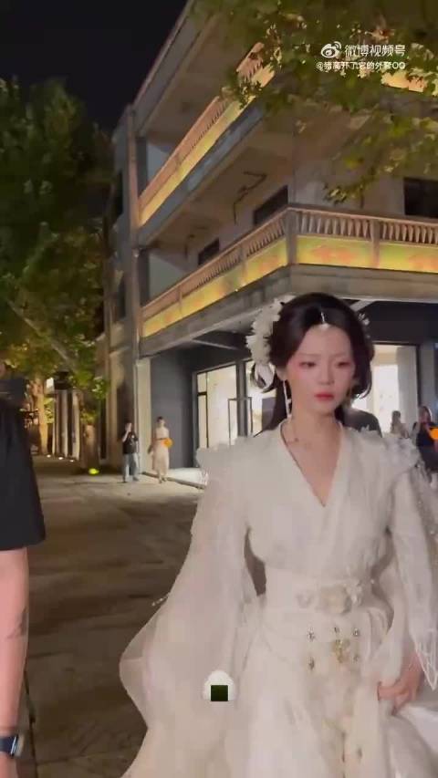惊喜客串！杨超越百妖谱白花仙子，宛若花间走出来的仙子