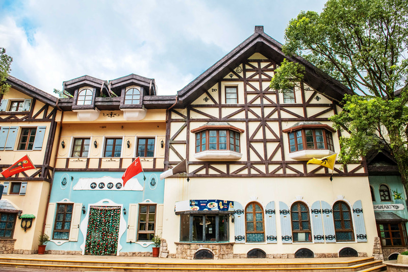 有着国内小瑞士美誉的茵特拉根小镇,不出国门就能感受到异国风情 有着国内小瑞士美誉的茵特拉根小镇,不出国门就能感受到异国风情