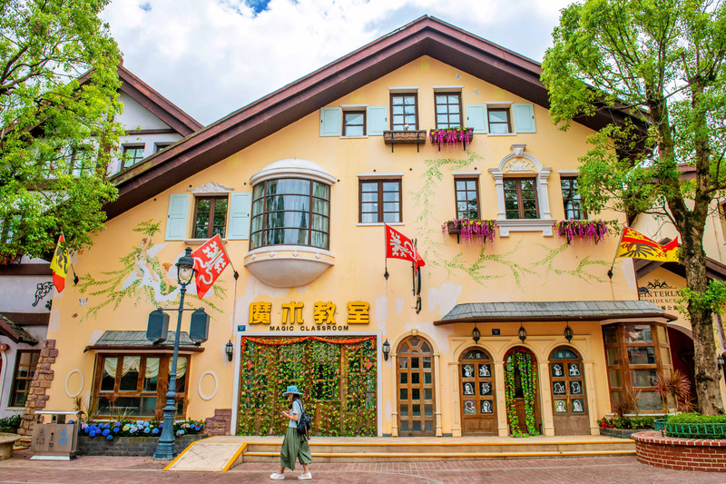 有着国内小瑞士美誉的茵特拉根小镇,不出国门就能感受到异国风情 有着国内小瑞士美誉的茵特拉根小镇,不出国门就能感受到异国风情