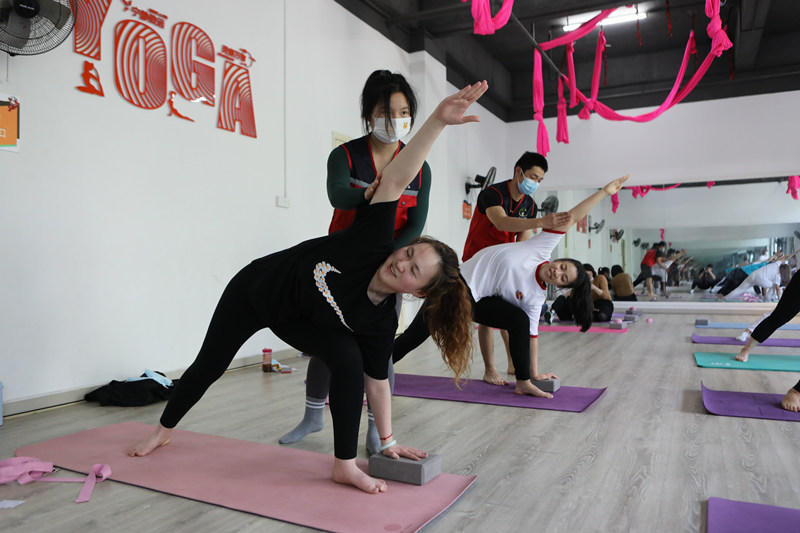 欧亿7平台-欧亿7注册-欧亿7登录(彩票该怎么卖)骨盆前倾高低肩,小腿外翻假胯宽,我该拿你怎么办? | 睡前聊一会儿,
