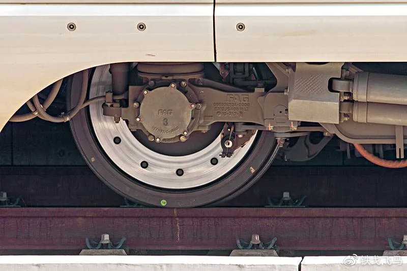 能造航母的印度,高铁车轮竟然来自中国,高铁车轮有多难造?休闲区蓝鸢梦想 - Www.slyday.coM 能造航母的印度,高铁车轮竟然来自中国,高铁车轮有多难造?休闲区蓝鸢梦想 - Www.slyday.coM