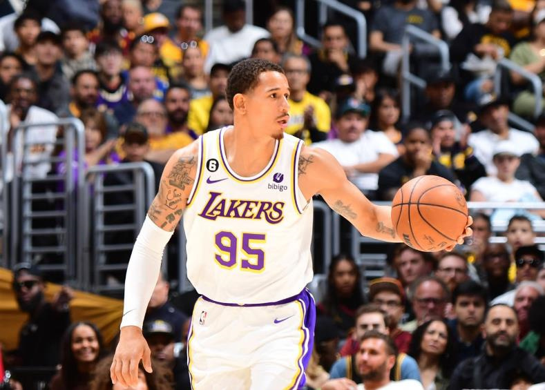 助攻队友频频得分