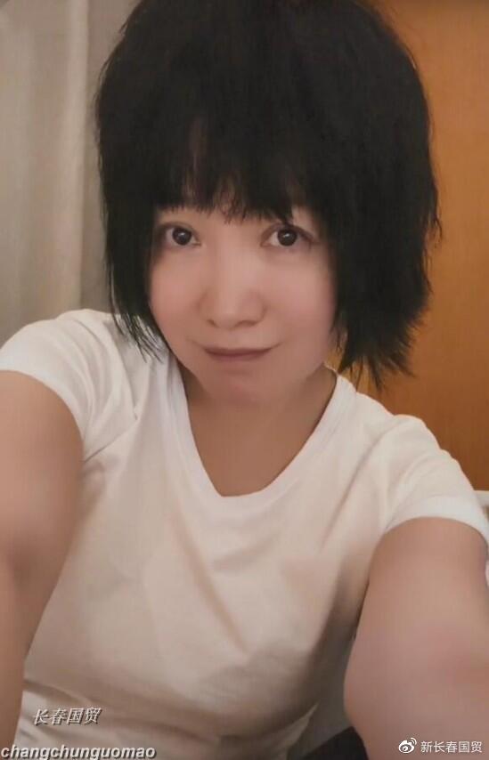 她是中国女性摇滚第一人,曾五次上登上央视春晚,54岁近照曝光休闲区蓝鸢梦想 - Www.slyday.coM 她是中国女性摇滚第一人,曾五次上登上央视春晚,54岁近照曝光休闲区蓝鸢梦想 - Www.slyday.coM