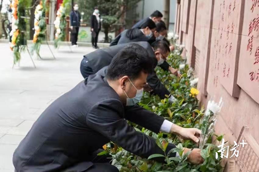 广东东江纵队纪念馆举行南京大屠杀死难者国家公祭日悼念活动休闲区蓝鸢梦想 - Www.slyday.coM 广东东江纵队纪念馆举行南京大屠杀死难者国家公祭日悼念活动休闲区蓝鸢梦想 - Www.slyday.coM