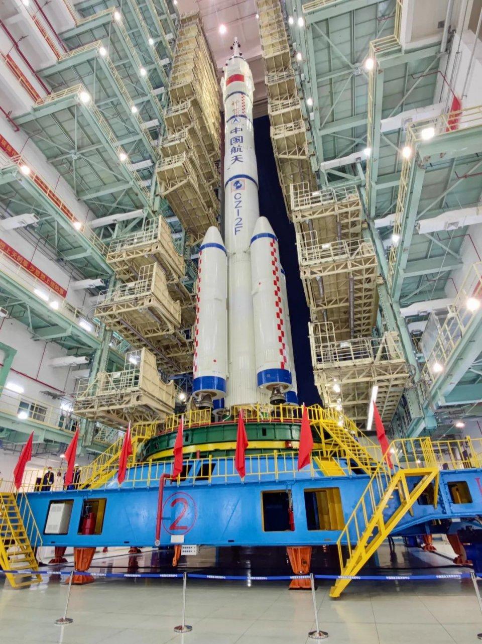 神十三发射在即,猜猜这次要出差太空6个月的会是哪3位航天员?休闲区蓝鸢梦想 - Www.slyday.coM 神十三发射在即,猜猜这次要出差太空6个月的会是哪3位航天员?休闲区蓝鸢梦想 - Www.slyday.coM