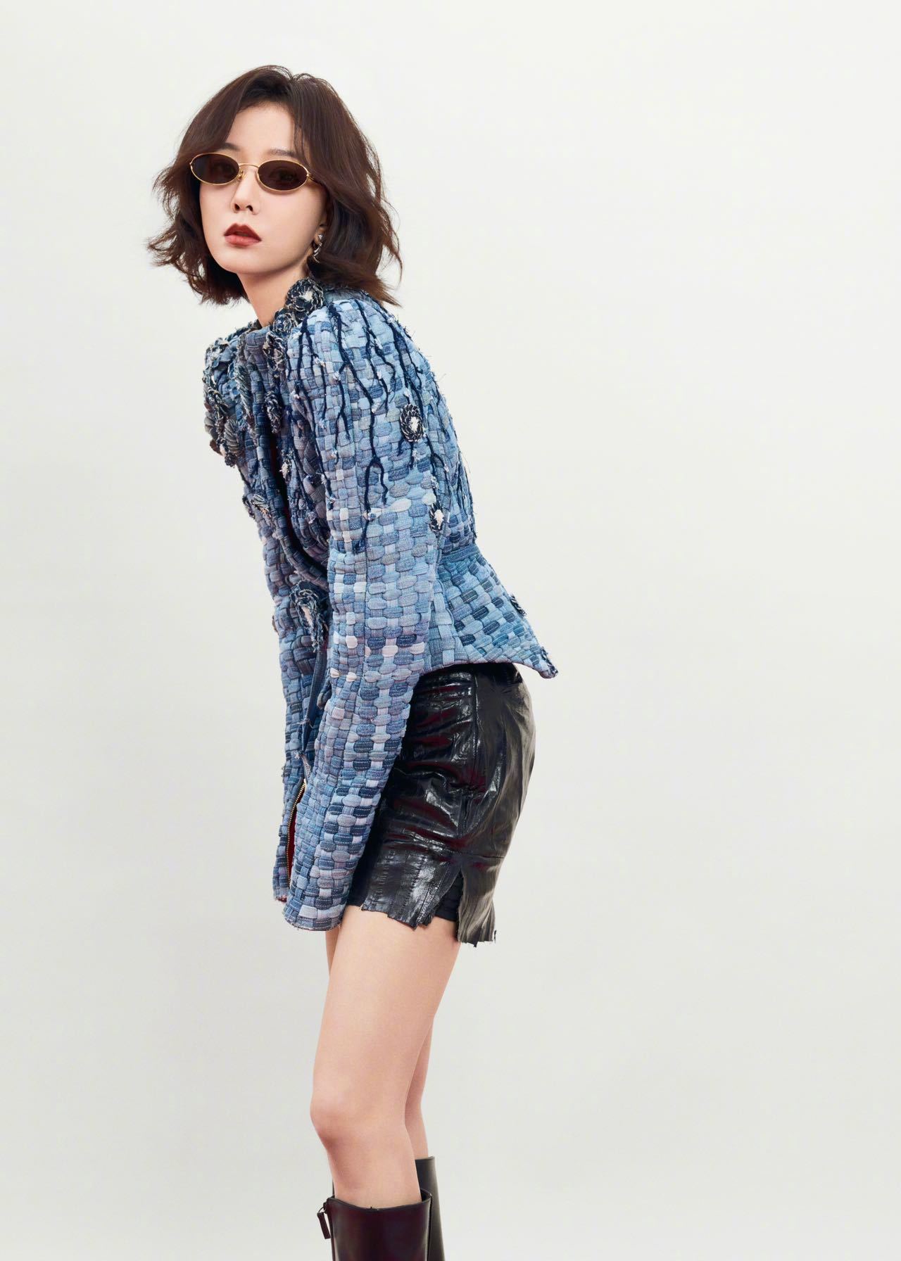 王珞丹穿立体花卉夹克亮相ELLE大典