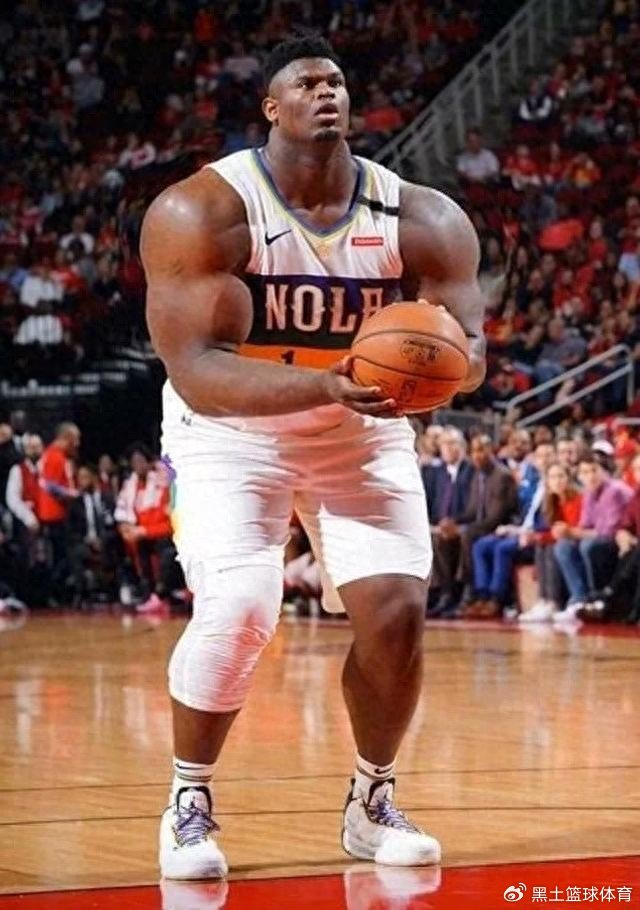 NBA球星肌肉P图照：锡安忍了，詹姆斯也忍了，看到周琦忍不住了