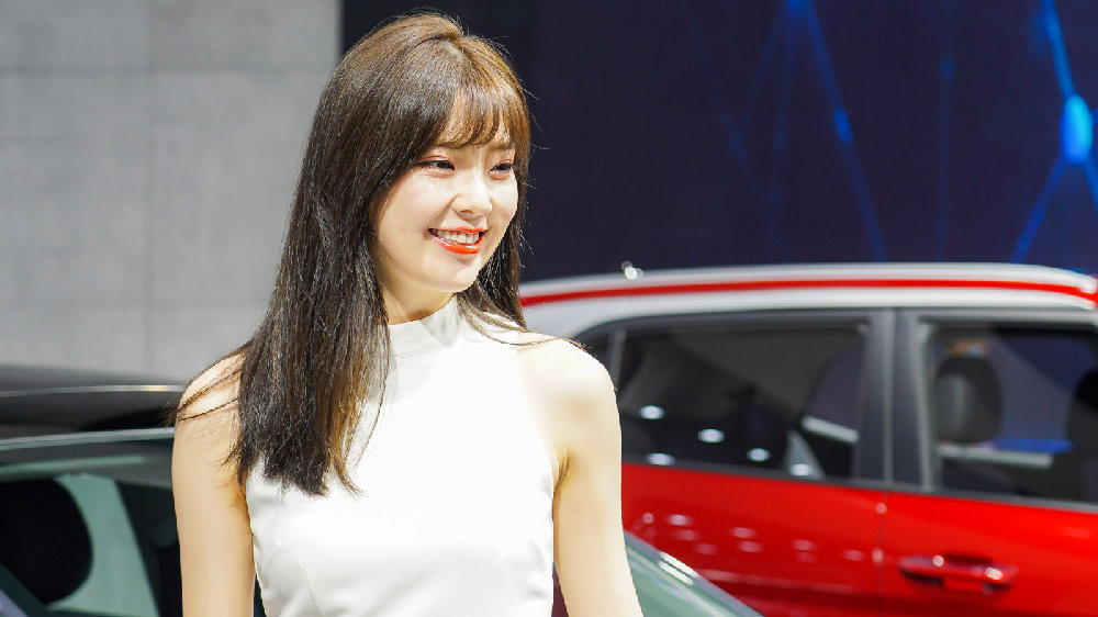 网红车模撑起成都车展半边天，这些展台美女值得一拍